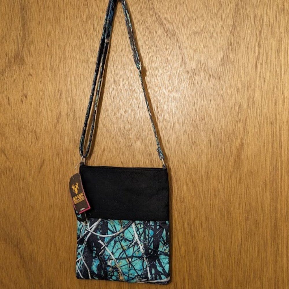 Hot Shot Muddy Girl Serenity Cross Body purse Blue Black